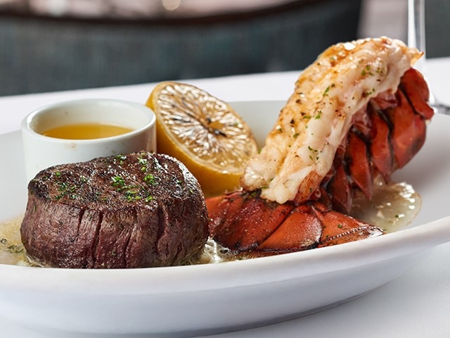 Celebrate the holiday season with our Chef’s Winter Selections.