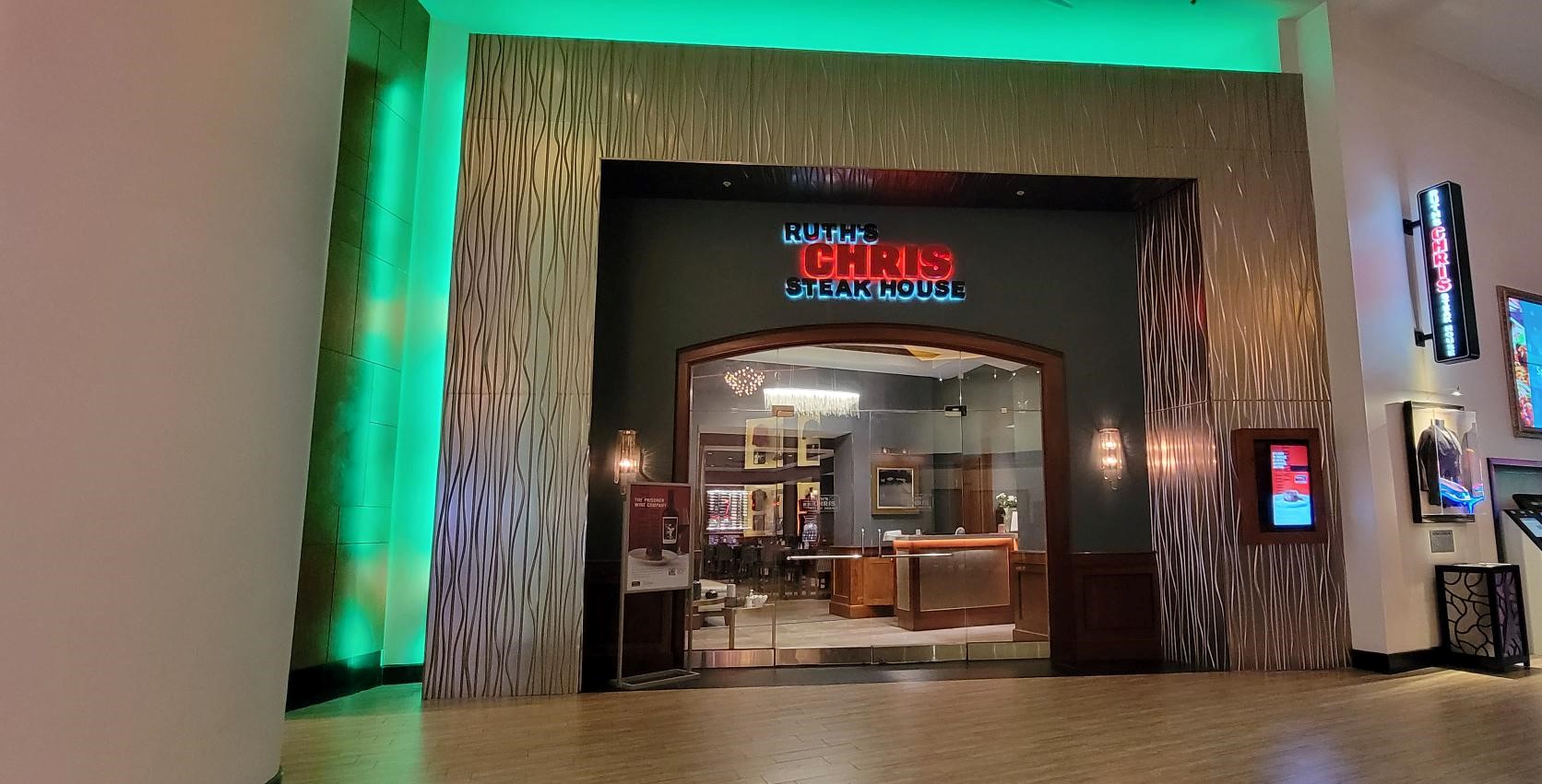 Ruth's Chris Entrance 2