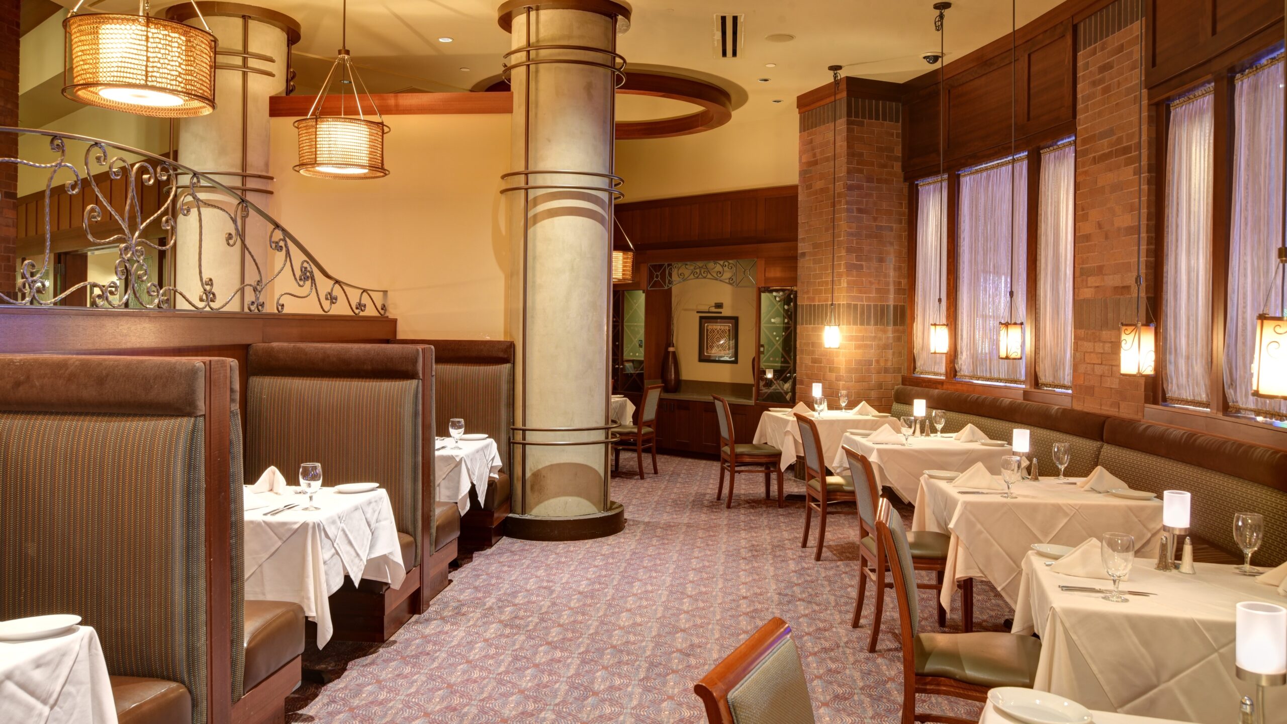 Ruth's Chris Main Dining Room 4