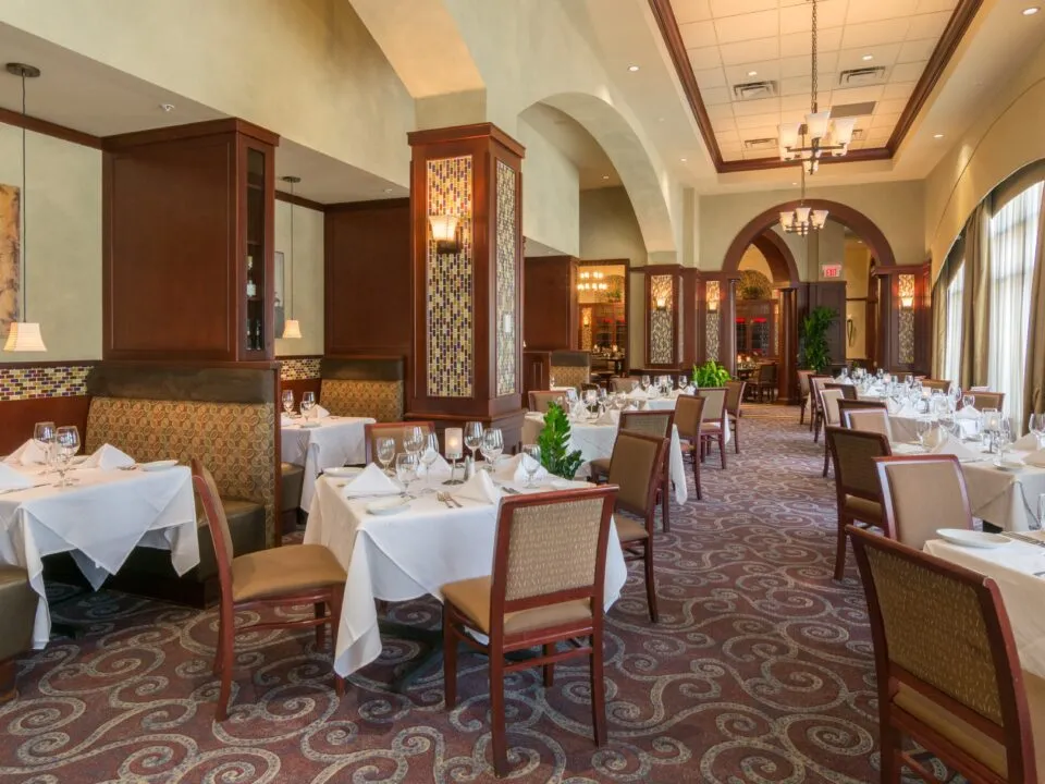RUTH’S CHRIS STEAK HOUSE Dining Room