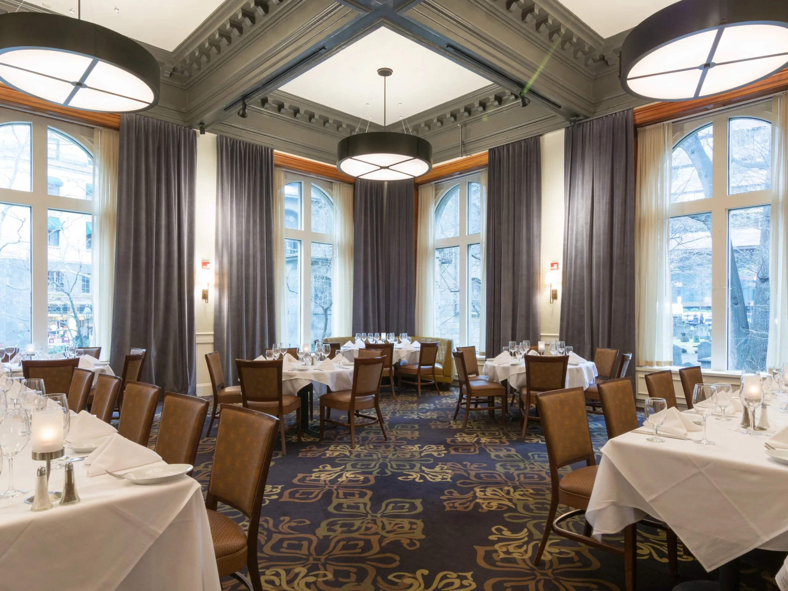 RUTH’S CHRIS STEAK HOUSE Dining Room