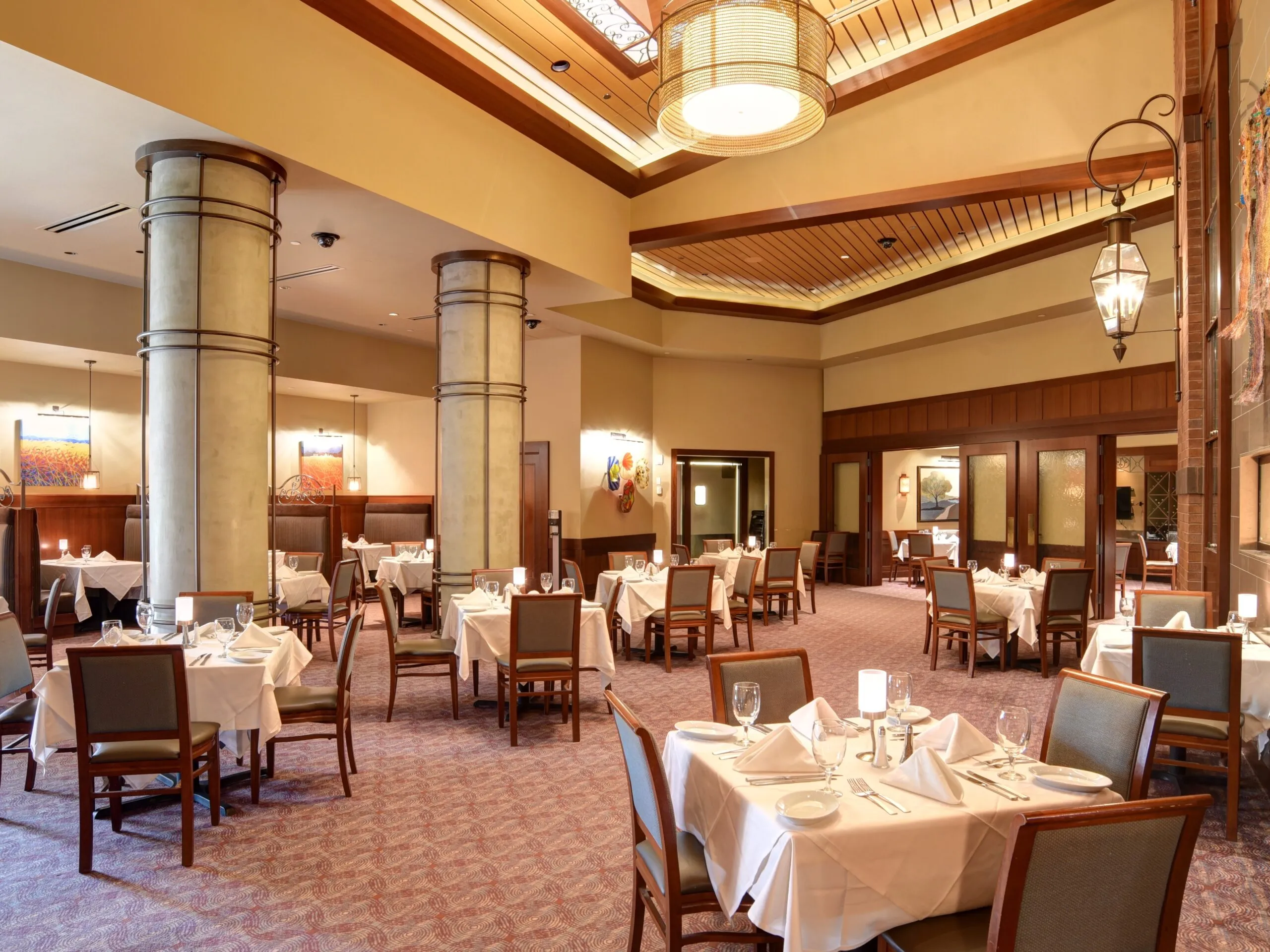 RUTH’S CHRIS STEAK HOUSE Dining Room