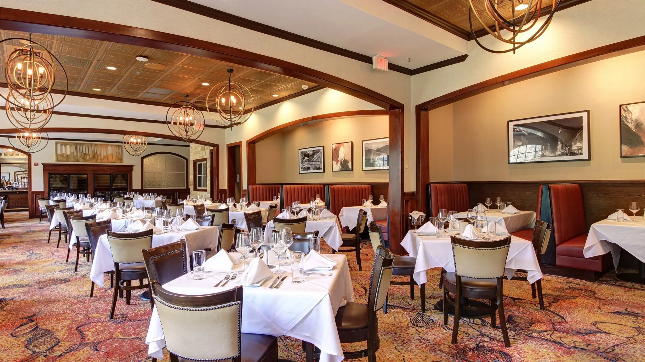 RUTH’S CHRIS STEAK HOUSE Dining Room