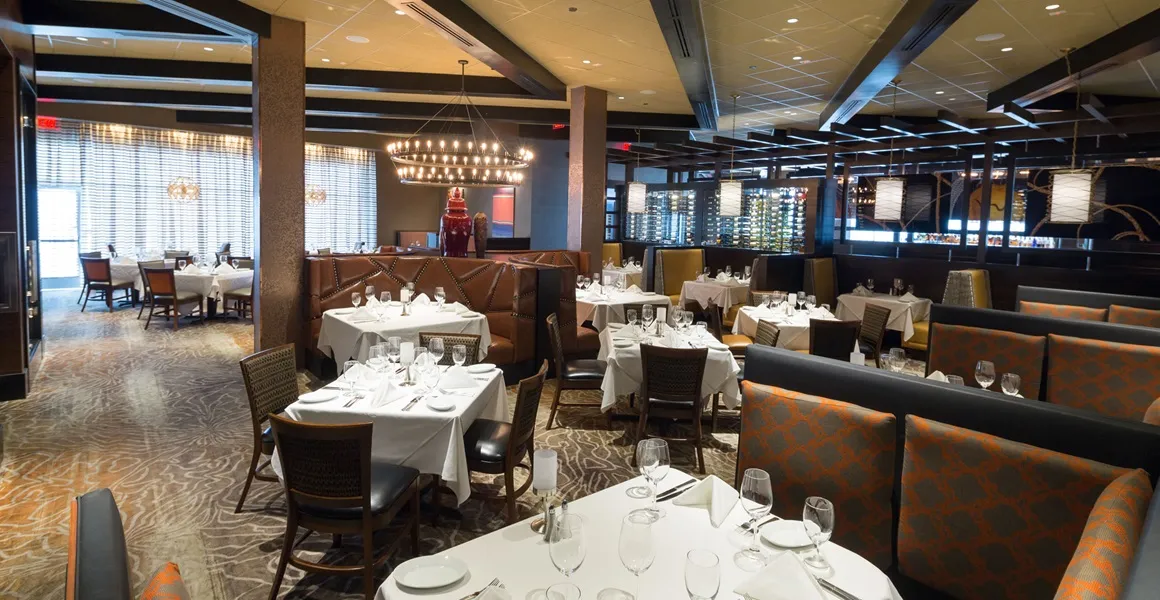 RUTH’S CHRIS STEAK HOUSE Dining Room