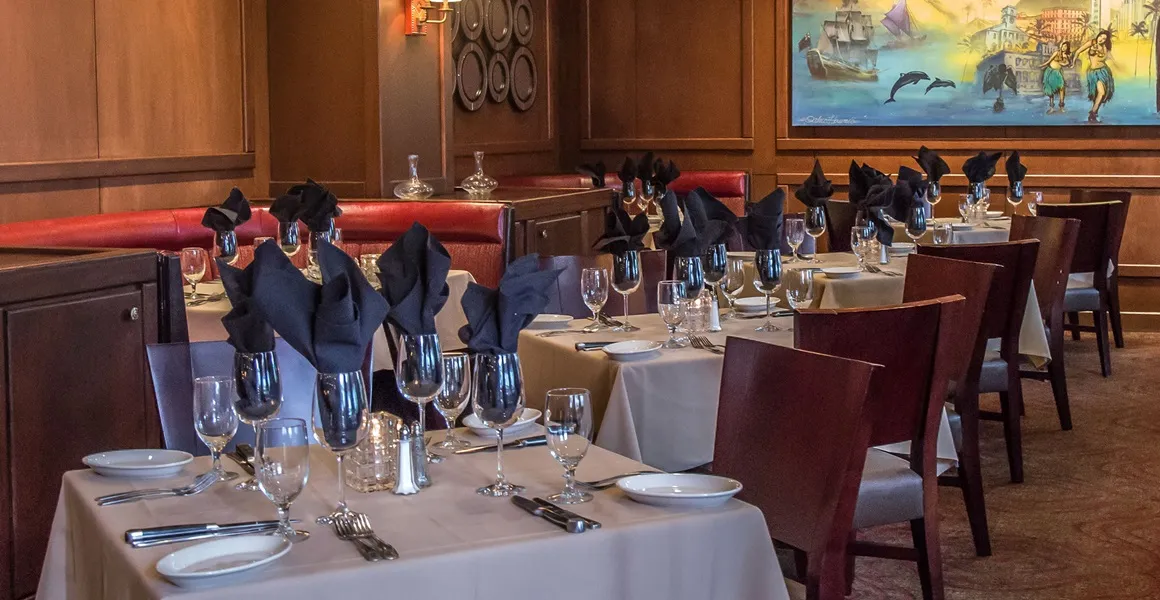 RUTH’S CHRIS STEAK HOUSE Dining Room