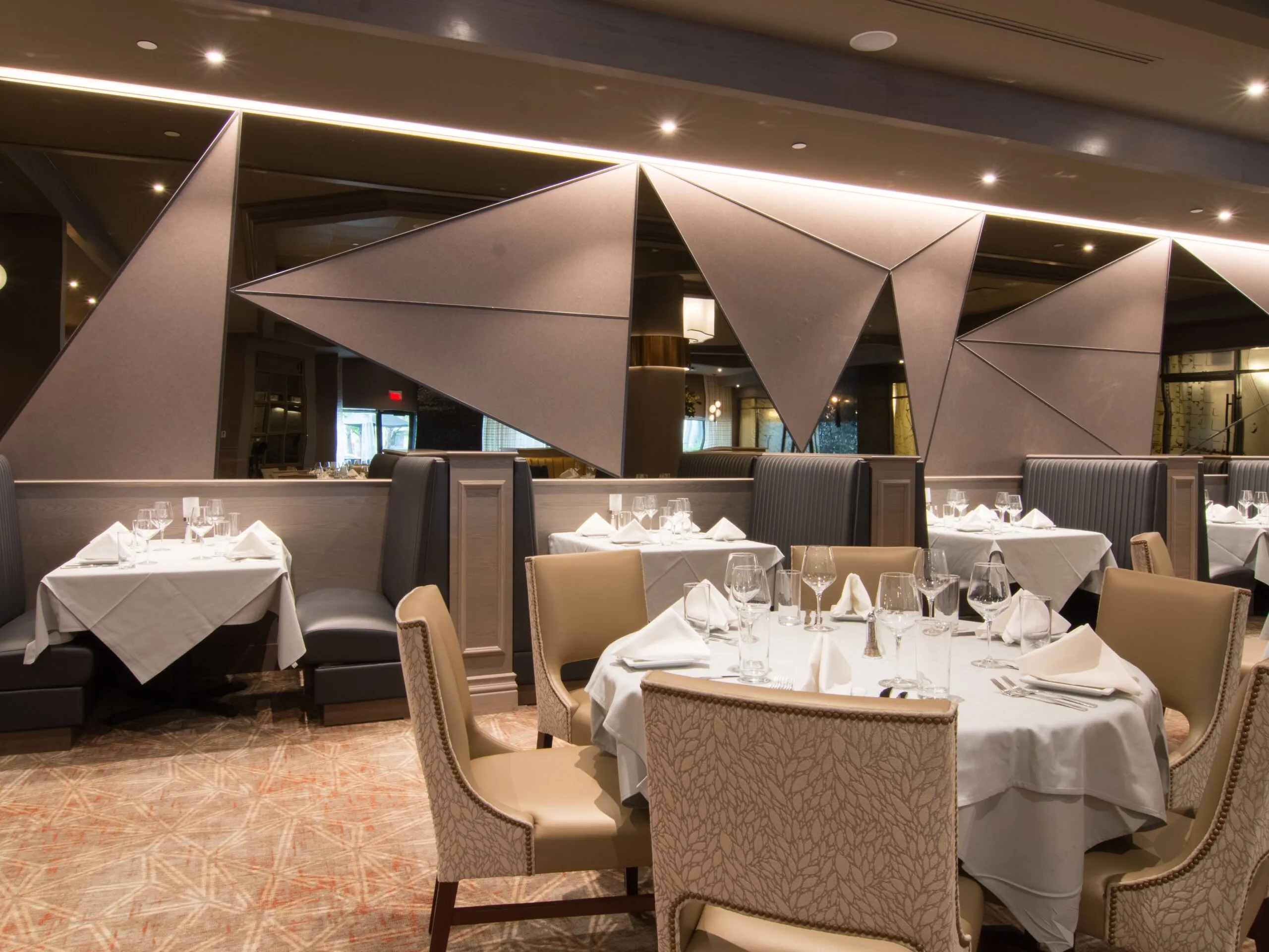 RUTH’S CHRIS STEAK HOUSE Dining Room