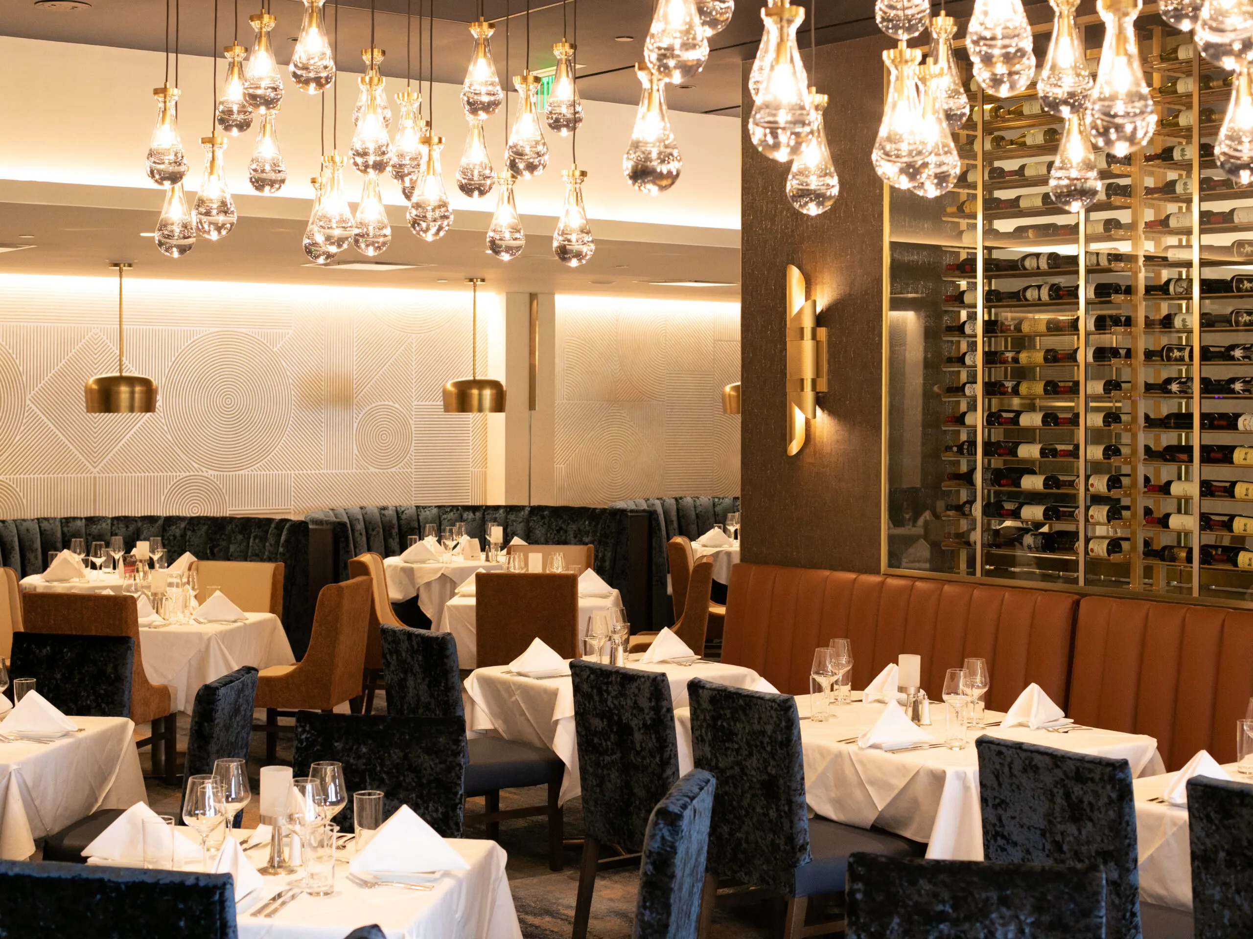 RUTH’S CHRIS STEAK HOUSE Dining Room
