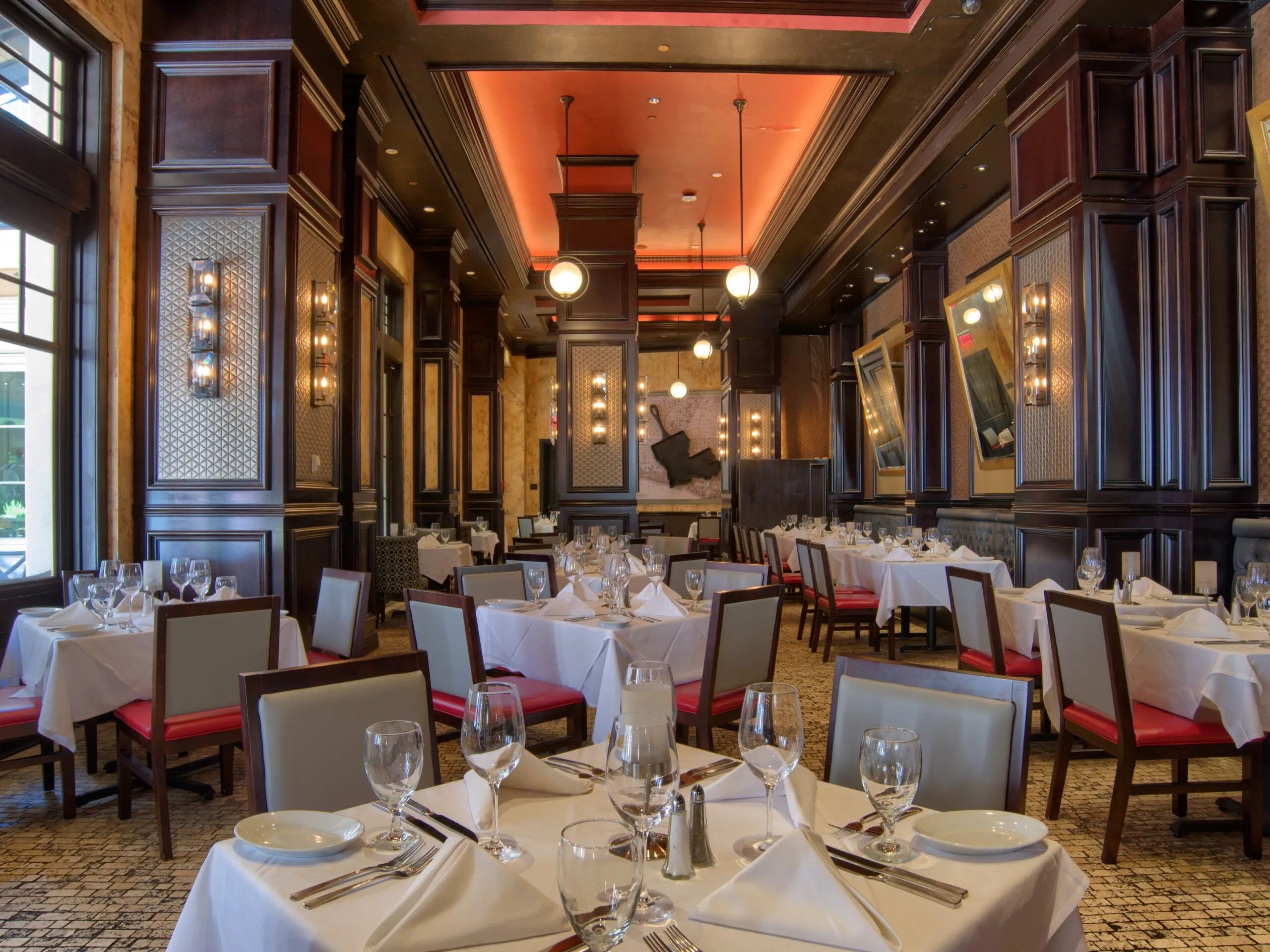 RUTH’S CHRIS STEAK HOUSE Dining Room