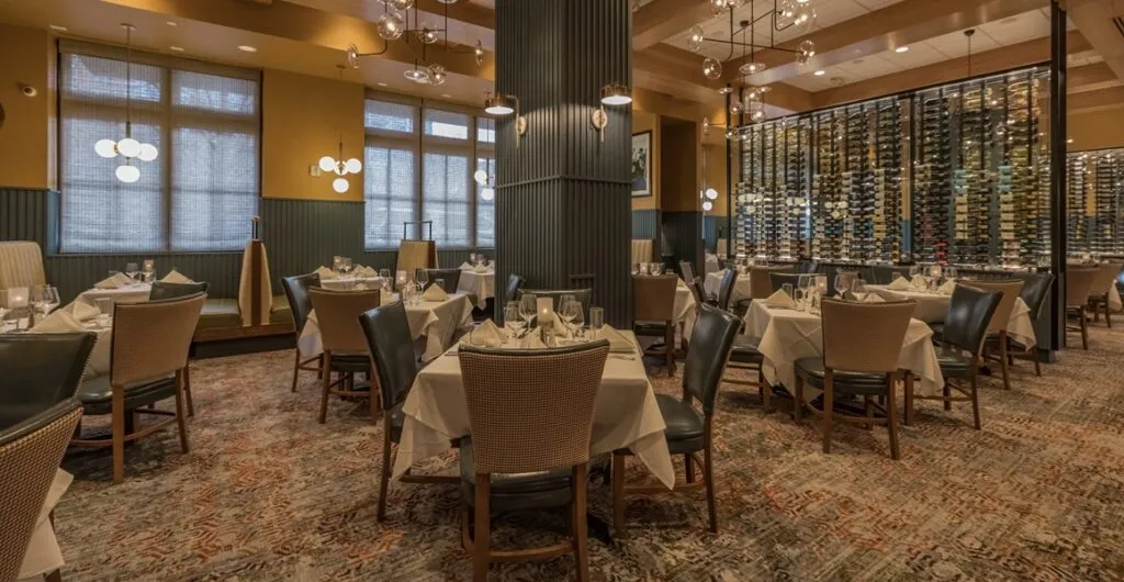 RUTH’S CHRIS STEAK HOUSE Dining Room