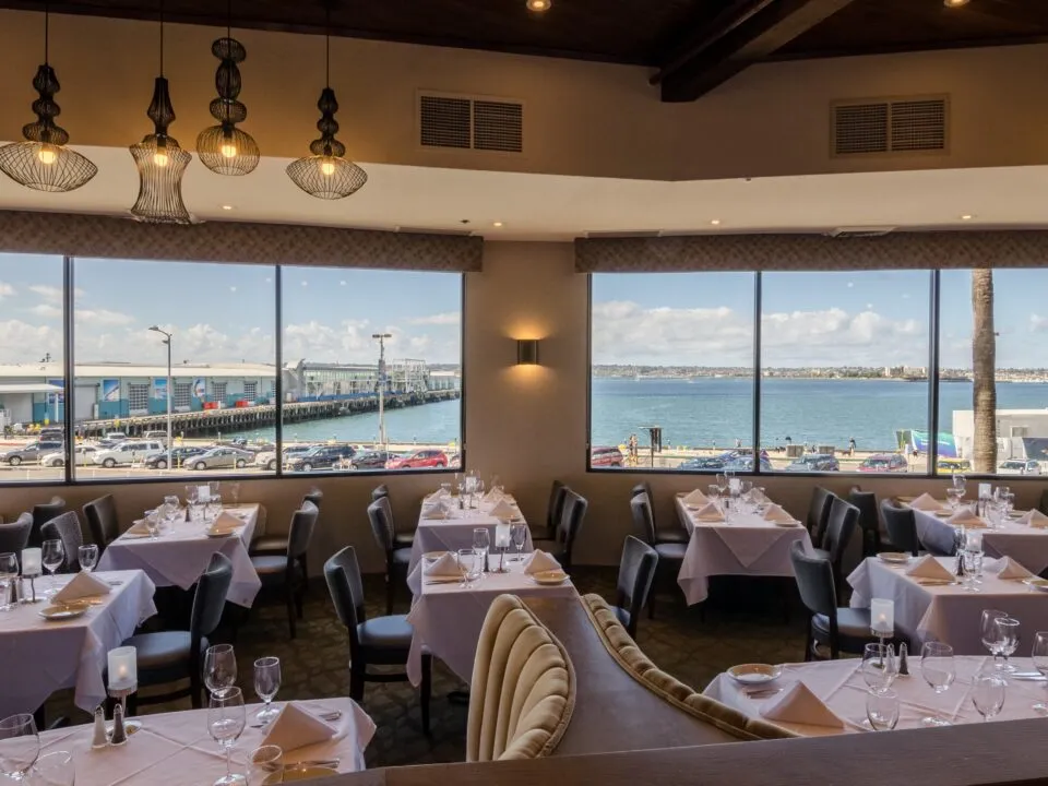 RUTH’S CHRIS STEAK HOUSE Dining Room