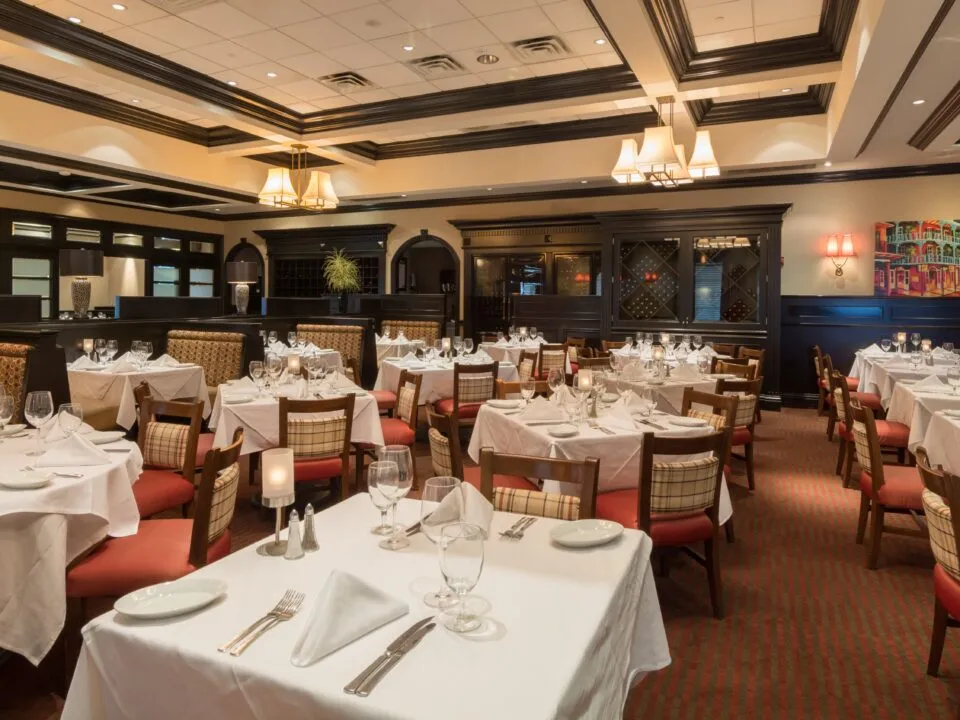 RUTH’S CHRIS STEAK HOUSE Dining Room