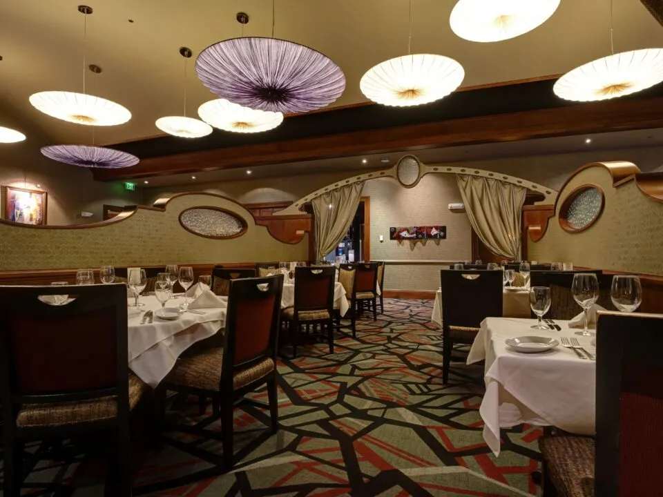 RUTH’S CHRIS STEAK HOUSE Dining Room