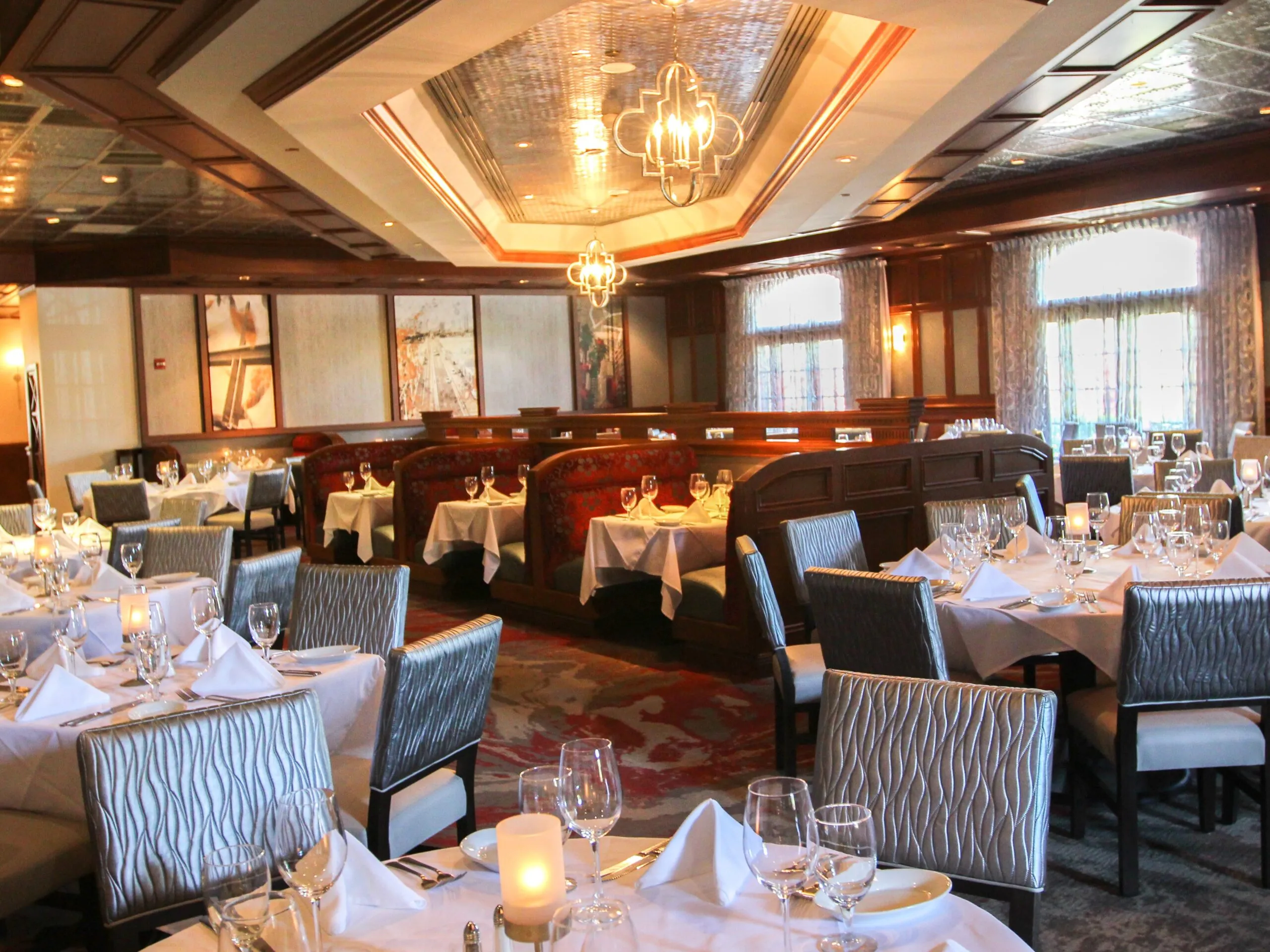 RUTH’S CHRIS STEAK HOUSE Dining Room