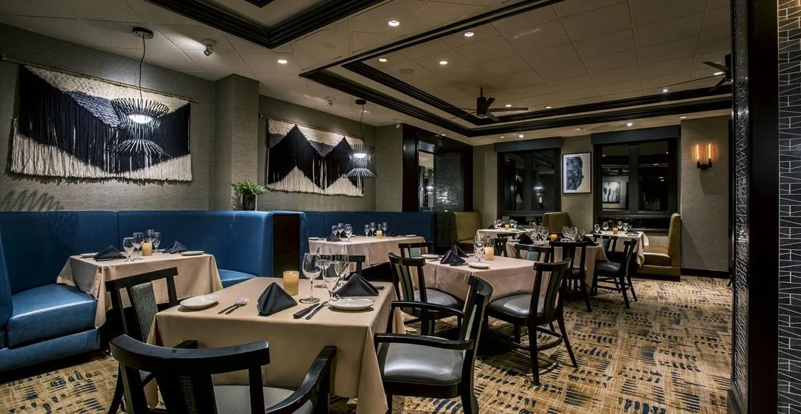 RUTH’S CHRIS STEAK HOUSE Dining Room