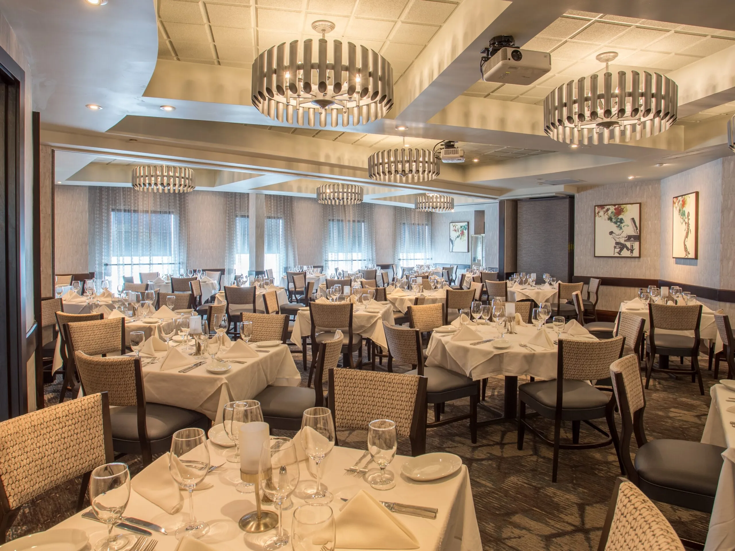 RUTH’S CHRIS STEAK HOUSE Dining Room
