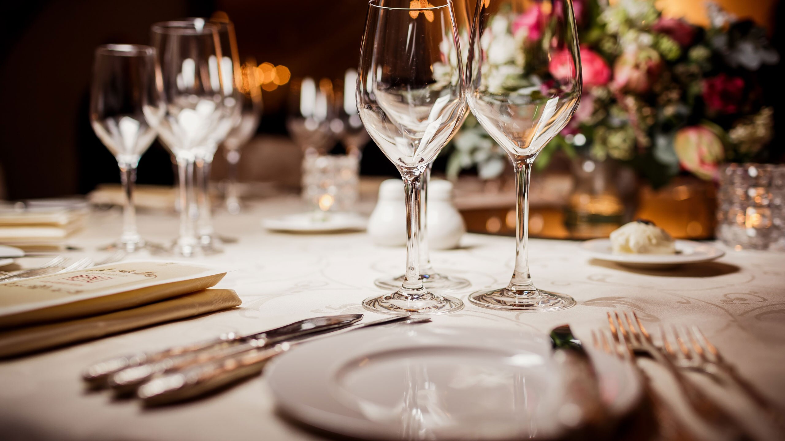 Ruth's Chris Steak House Early Holiday Booking Incentives